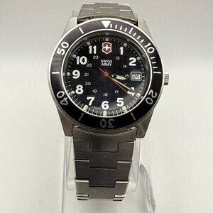 Vintage 90’s Rare Victorinox Swiss Army Lancer 100 Mens Watch Working